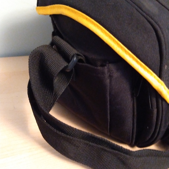 SOLD Nikon Camera Bag Padded Black - Picture 3 of 10